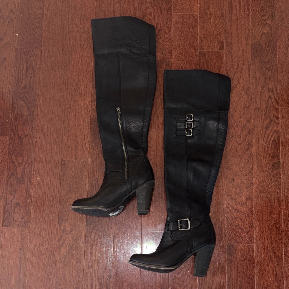 FRYE Black Knee-High Buckle Heeled Leather Boots, size 8.5